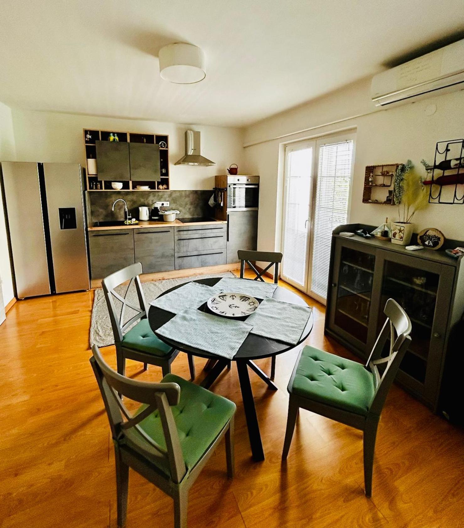 Apartments Hannah Orebic Luaran gambar